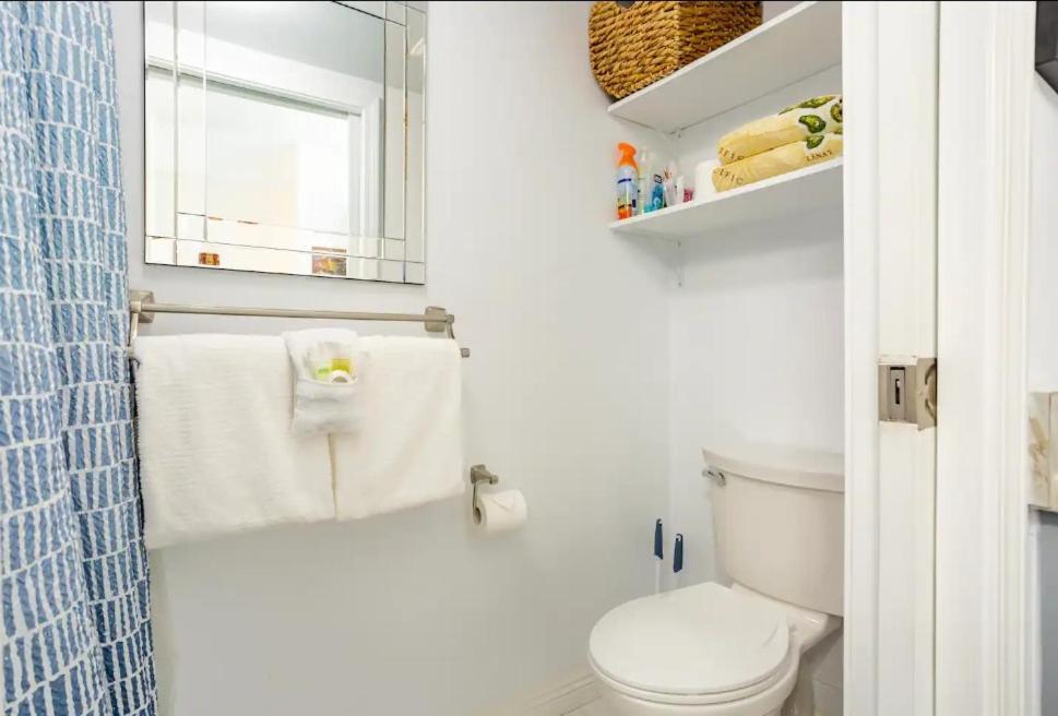 Downtown Hawaiian Theme Condo With Hot Tub, Pool & Beach - Kona Islander Inn Kailua-Kona Buitenkant foto