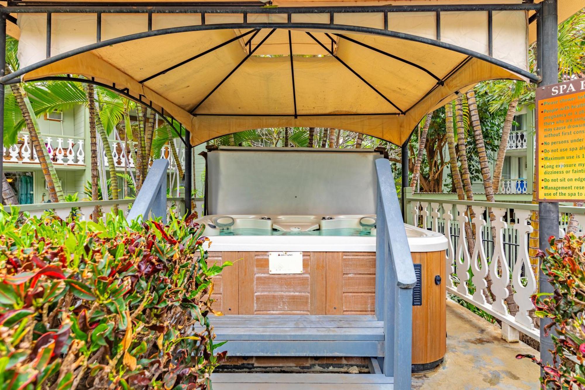 Downtown Hawaiian Theme Condo With Hot Tub, Pool & Beach - Kona Islander Inn Kailua-Kona Buitenkant foto