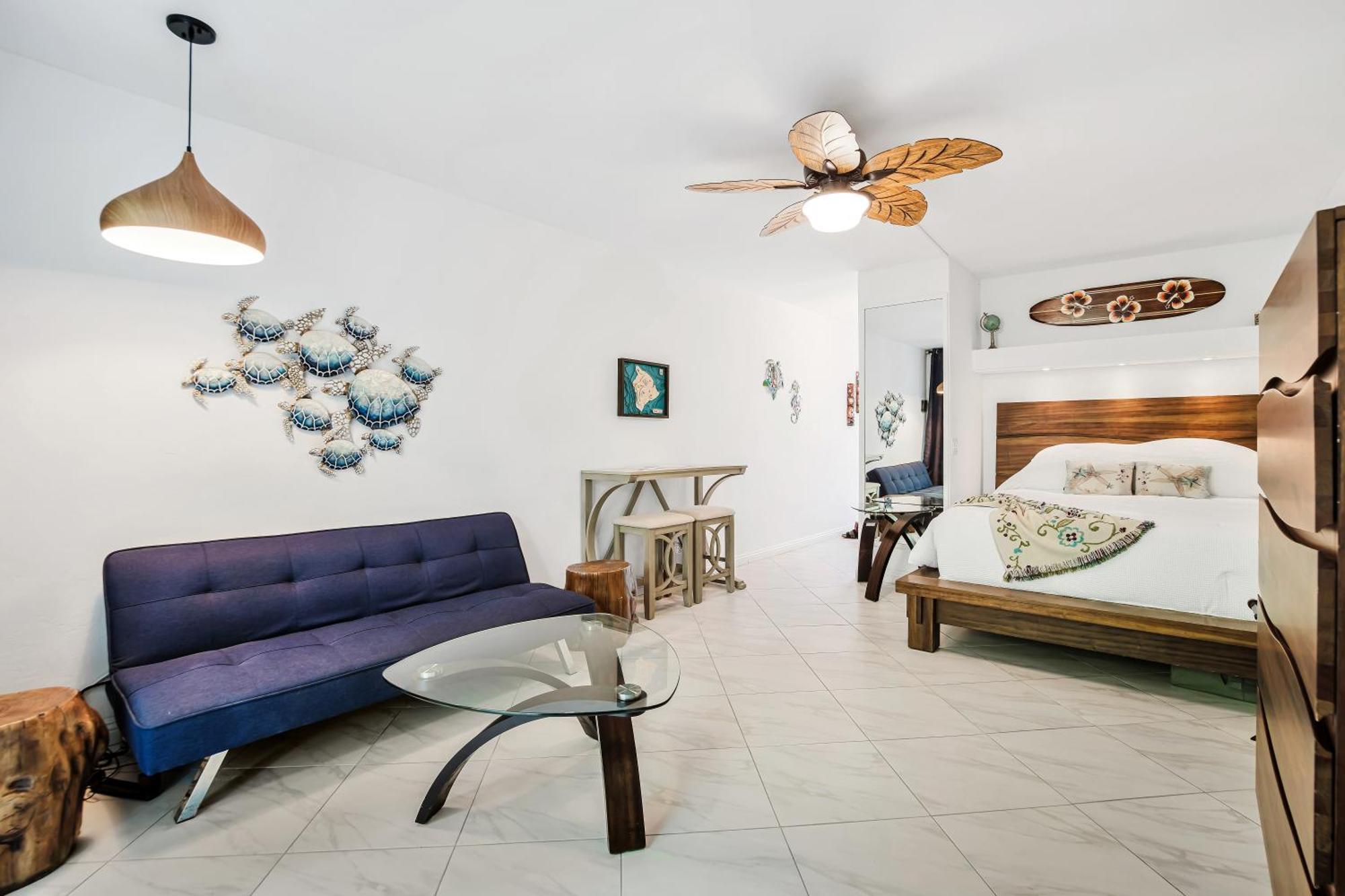 Downtown Hawaiian Theme Condo With Hot Tub, Pool & Beach - Kona Islander Inn Kailua-Kona Buitenkant foto